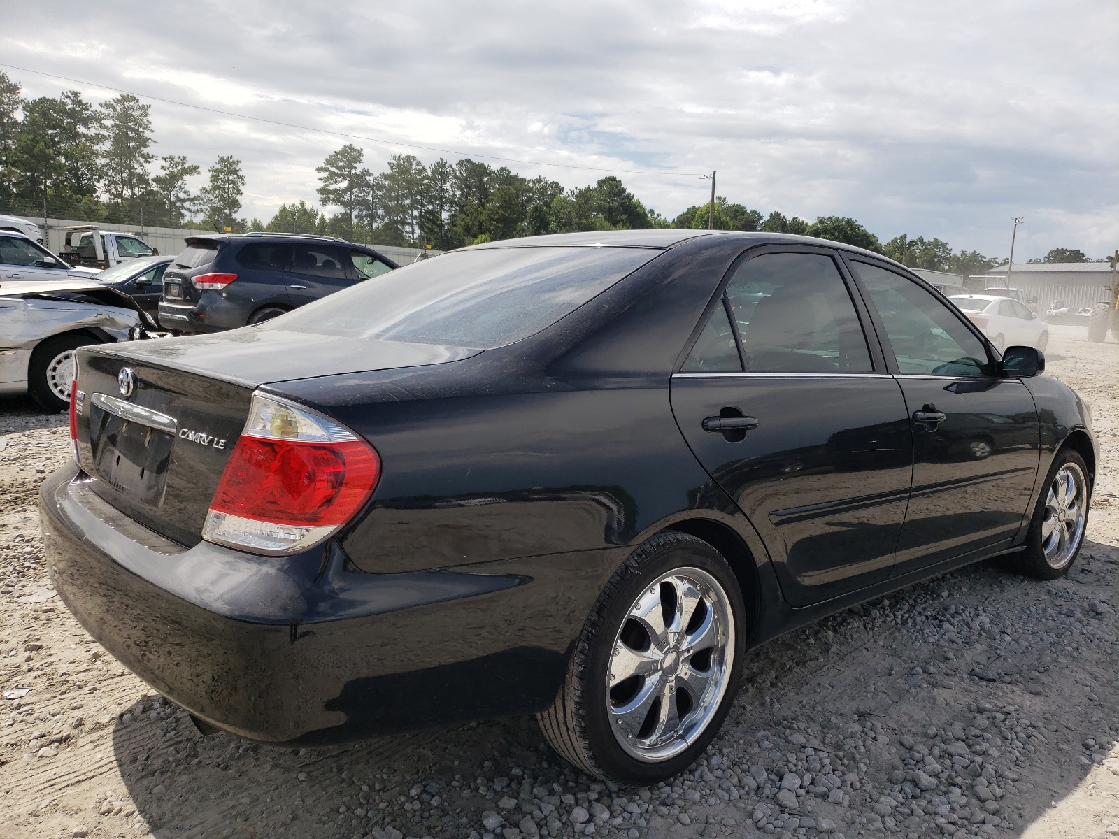 Photo 4 from auction – 2005 TOYOTA CAMRY LE with VIN 4T1BE32K85U600352