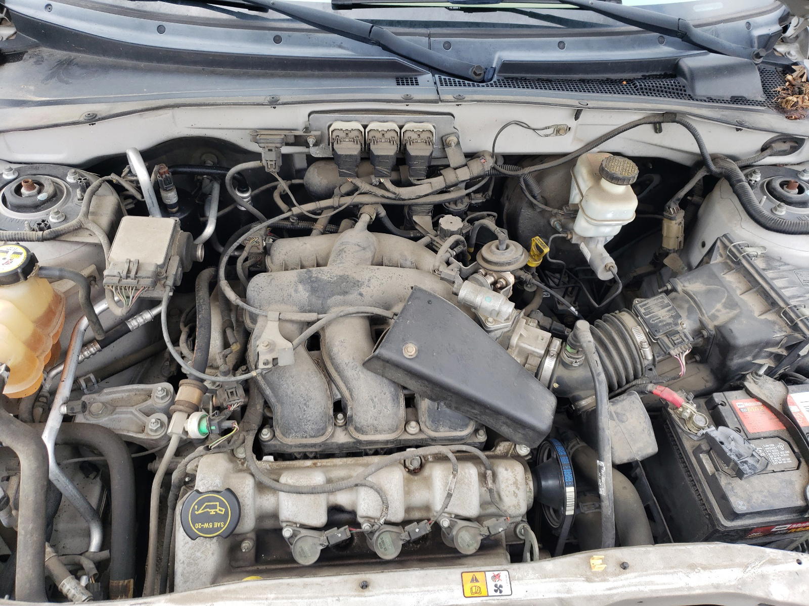 Photo 7 from auction – 2005 FORD ESCAPE LIM with VIN 1FMCU04185KA94222