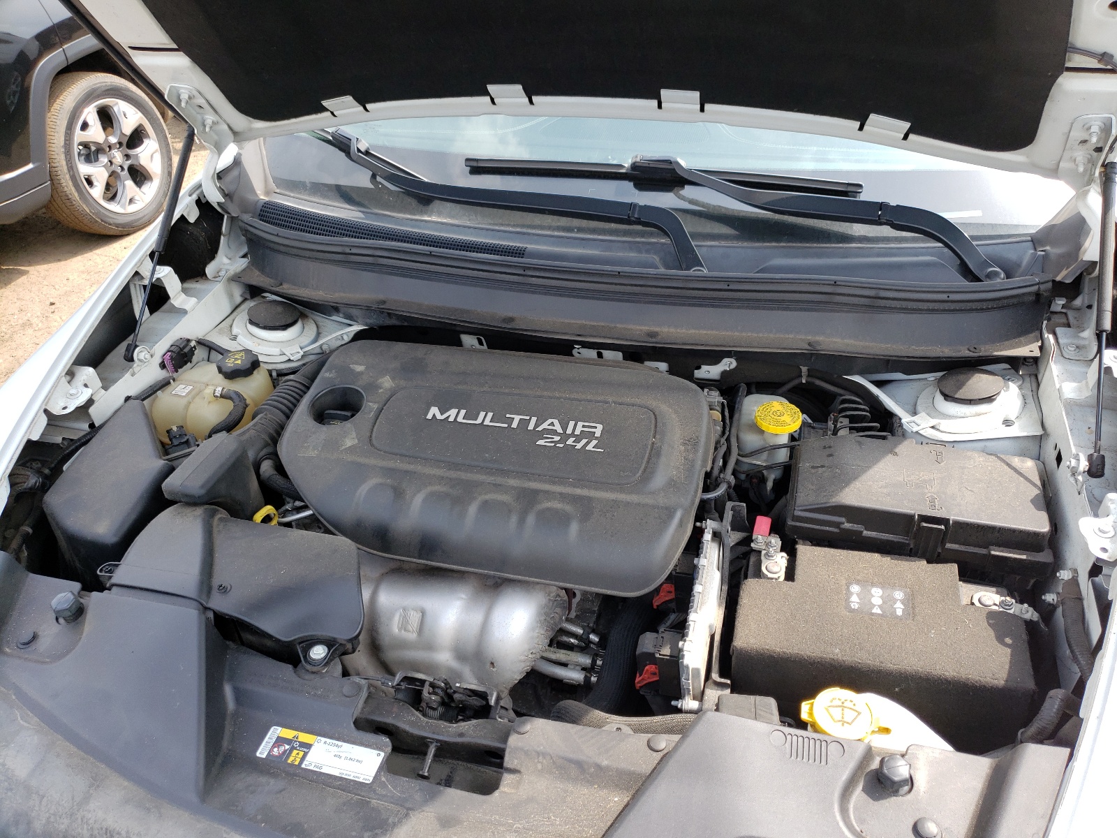 Photo 7 from auction – 2015 JEEP CHEROKEE L with VIN 1C4PJLCB4FW655746