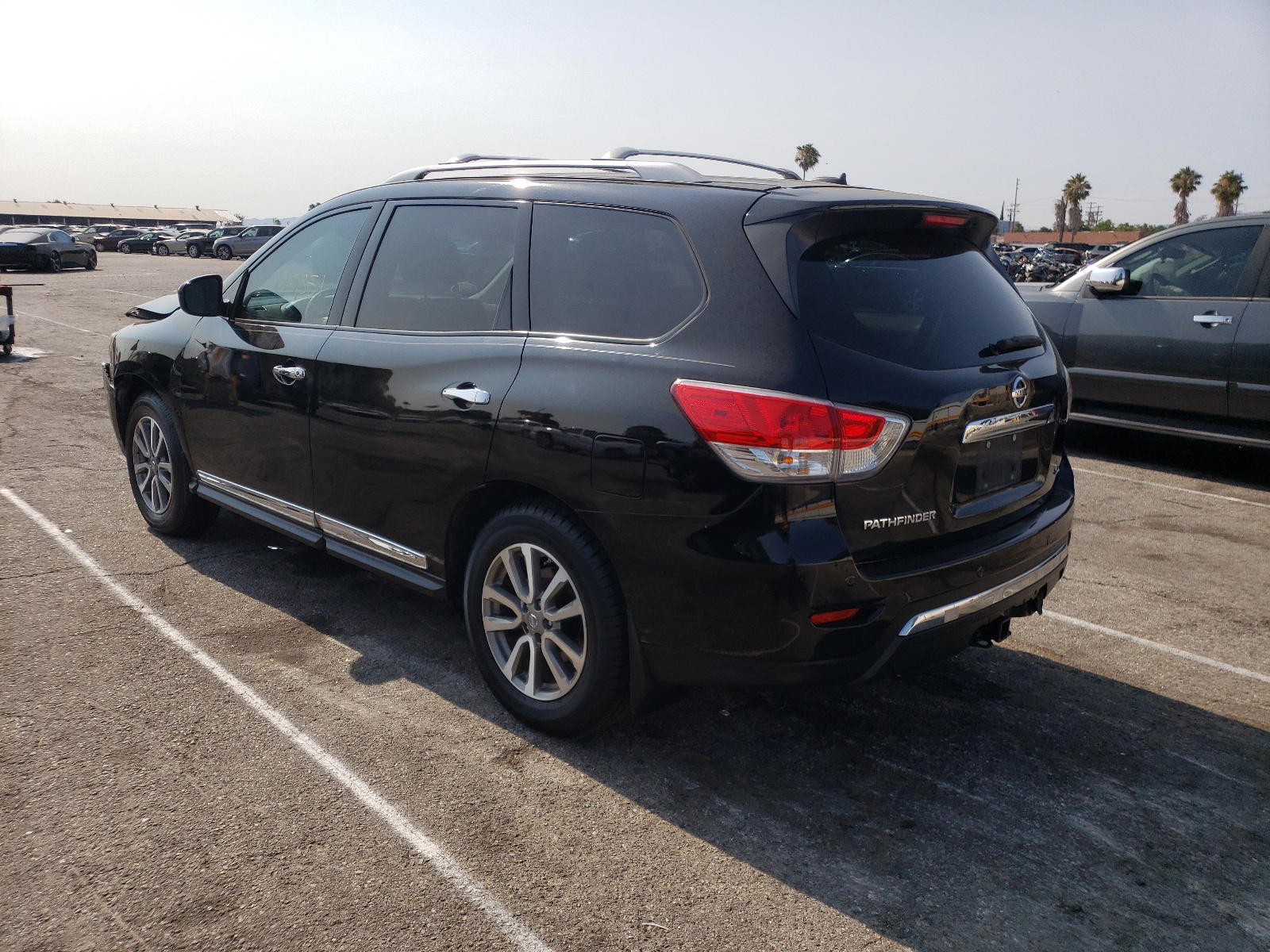 Photo 3 from auction – 2013 NISSAN PATHFINDER with VIN 5N1AR2MN2DC607836