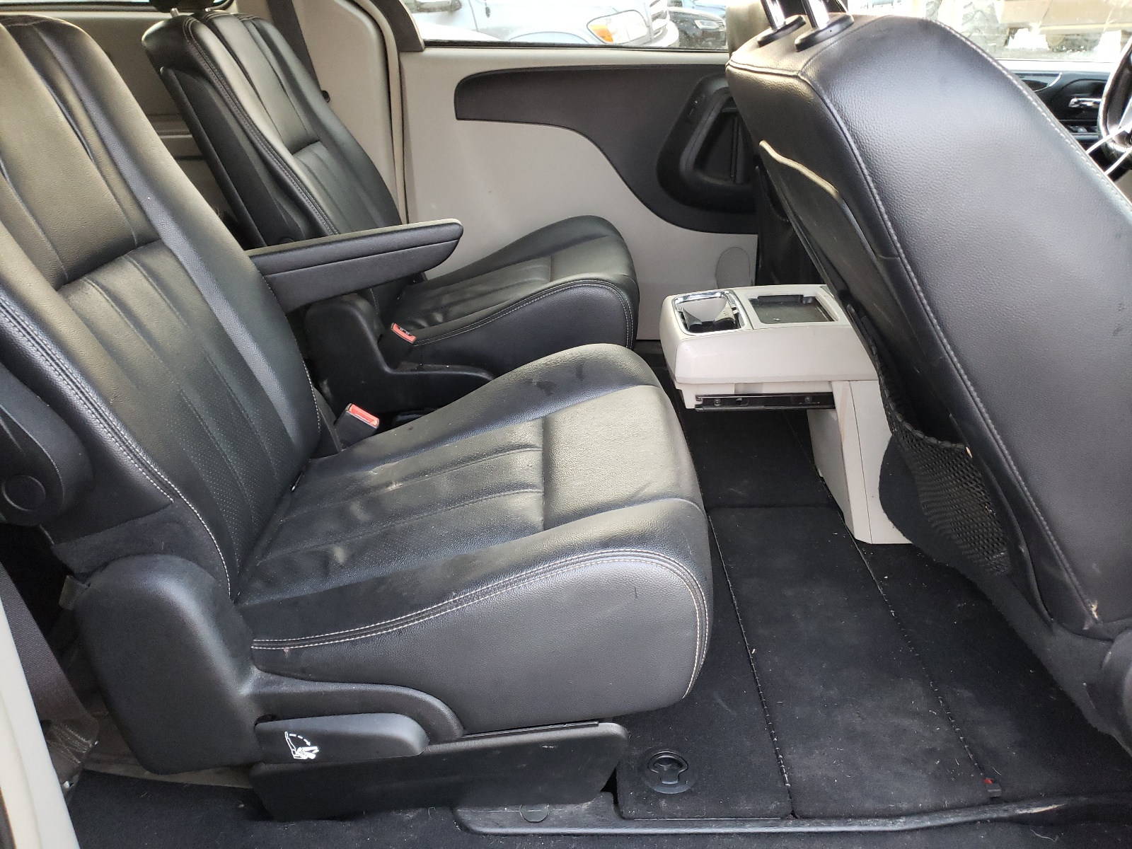 Photo 6 from auction – 2012 CHRYSLER TOWN & COU with VIN 2C4RC1BG7CR216775