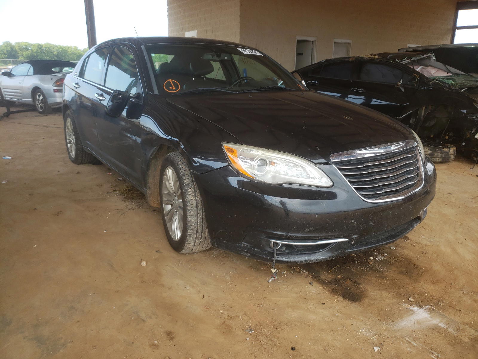 CHRYSLER 200 LIMITE 2011 with VIN 1C3BC2FG6BN505888 - Photo from auction