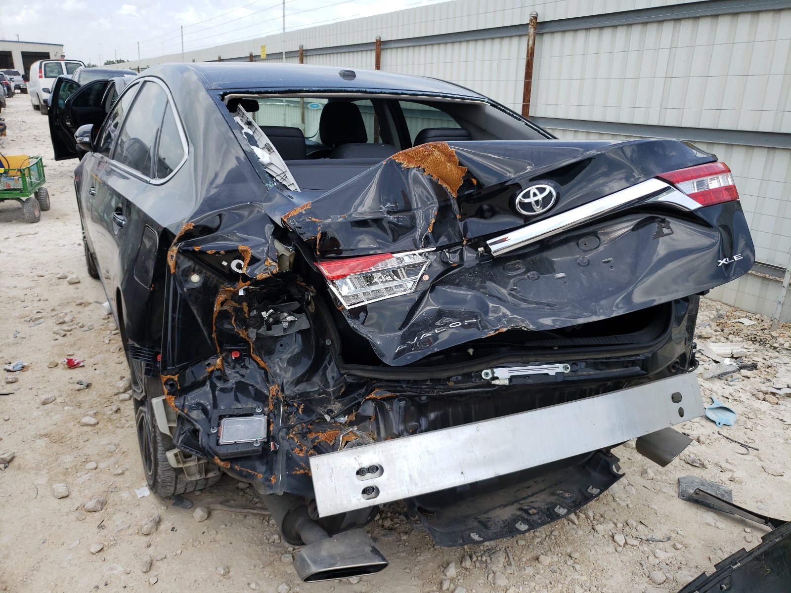 Photo 9 from auction – 2015 TOYOTA AVALON XLE with VIN 4T1BK1EB5FU147544