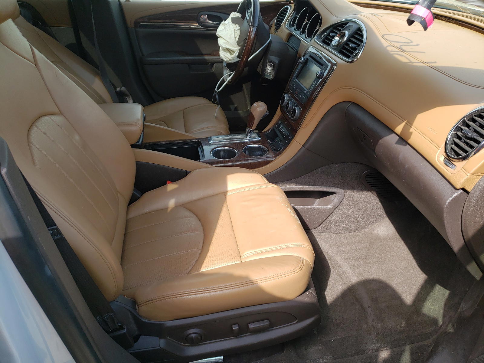 Photo 5 from auction – 2017 BUICK ENCLAVE with VIN 5GAKRCKD6HJ103625