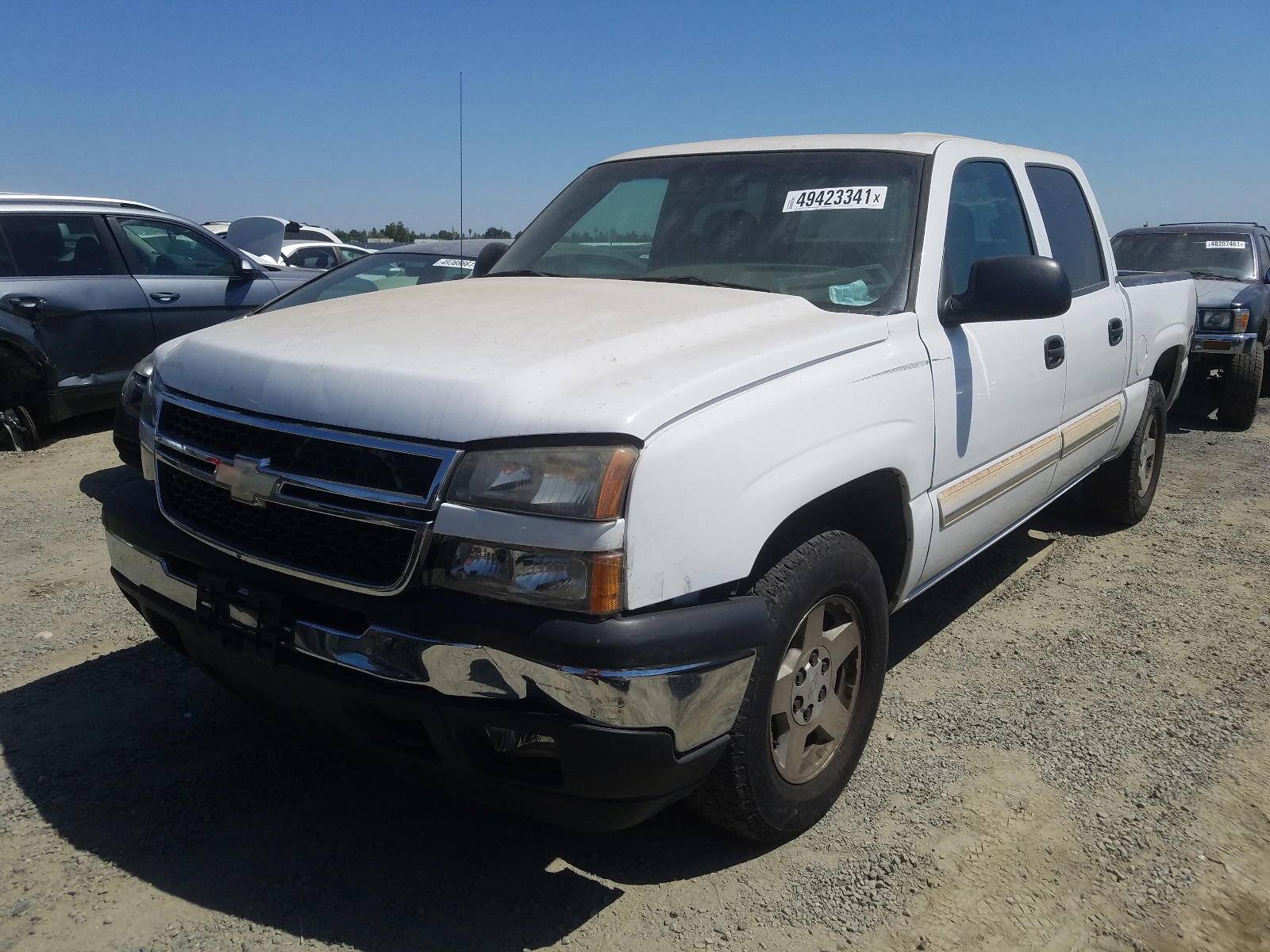 Photo 2 from auction – 2006 CHEVROLET SILVERADO with VIN 2GCEK13ZX61329110