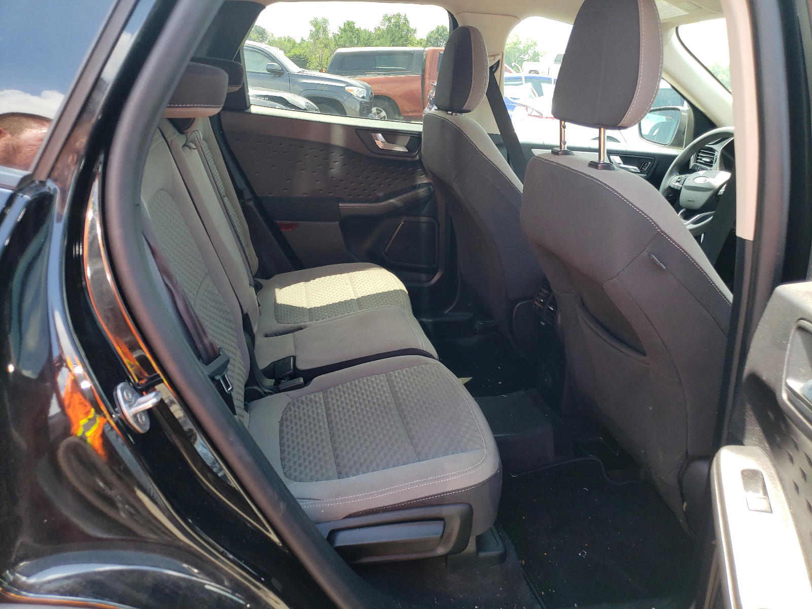 Photo 6 from auction – 2020 FORD ESCAPE SE with VIN 1FMCU9G68LUA91107