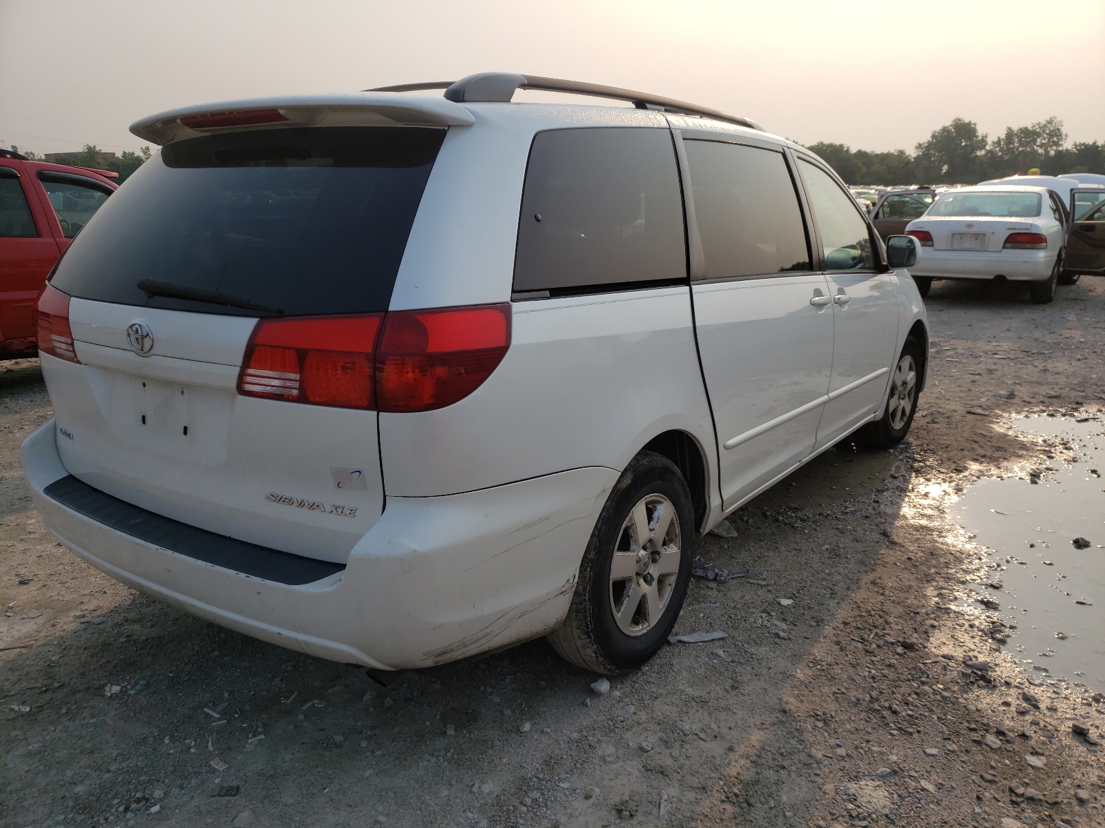 Photo 4 from auction – 2004 TOYOTA SIENNA XLE with VIN 5TDZA22C54S193904