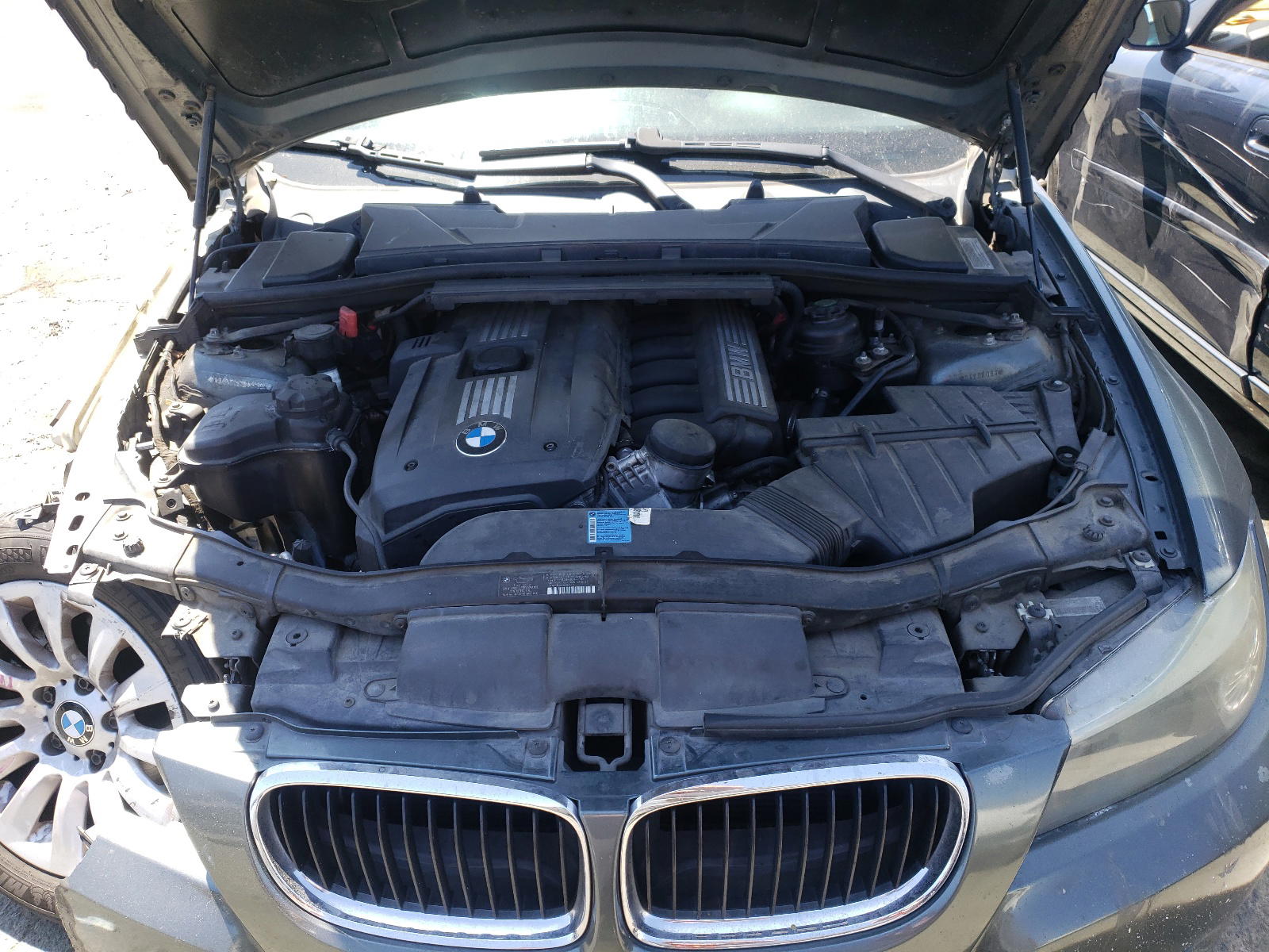 Photo 7 from auction – 2009 BMW 328 I with VIN WBAPH77579NM31384