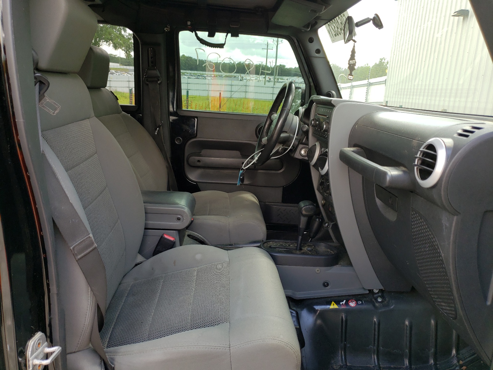 Photo 5 from auction – 2008 JEEP WRANGLER U with VIN 1J8GA59188L604127
