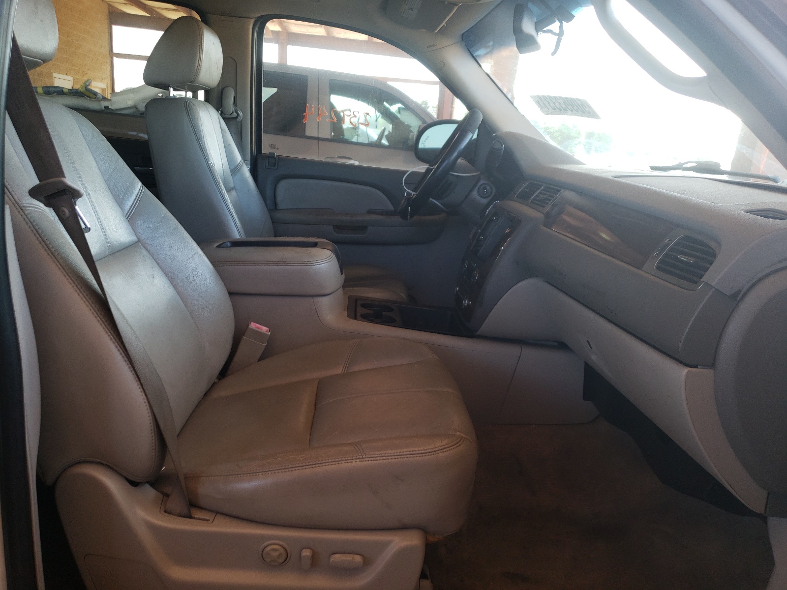 Photo 5 from auction – 2007 CHEVROLET AVALANCHE with VIN 3GNEC12077G278990