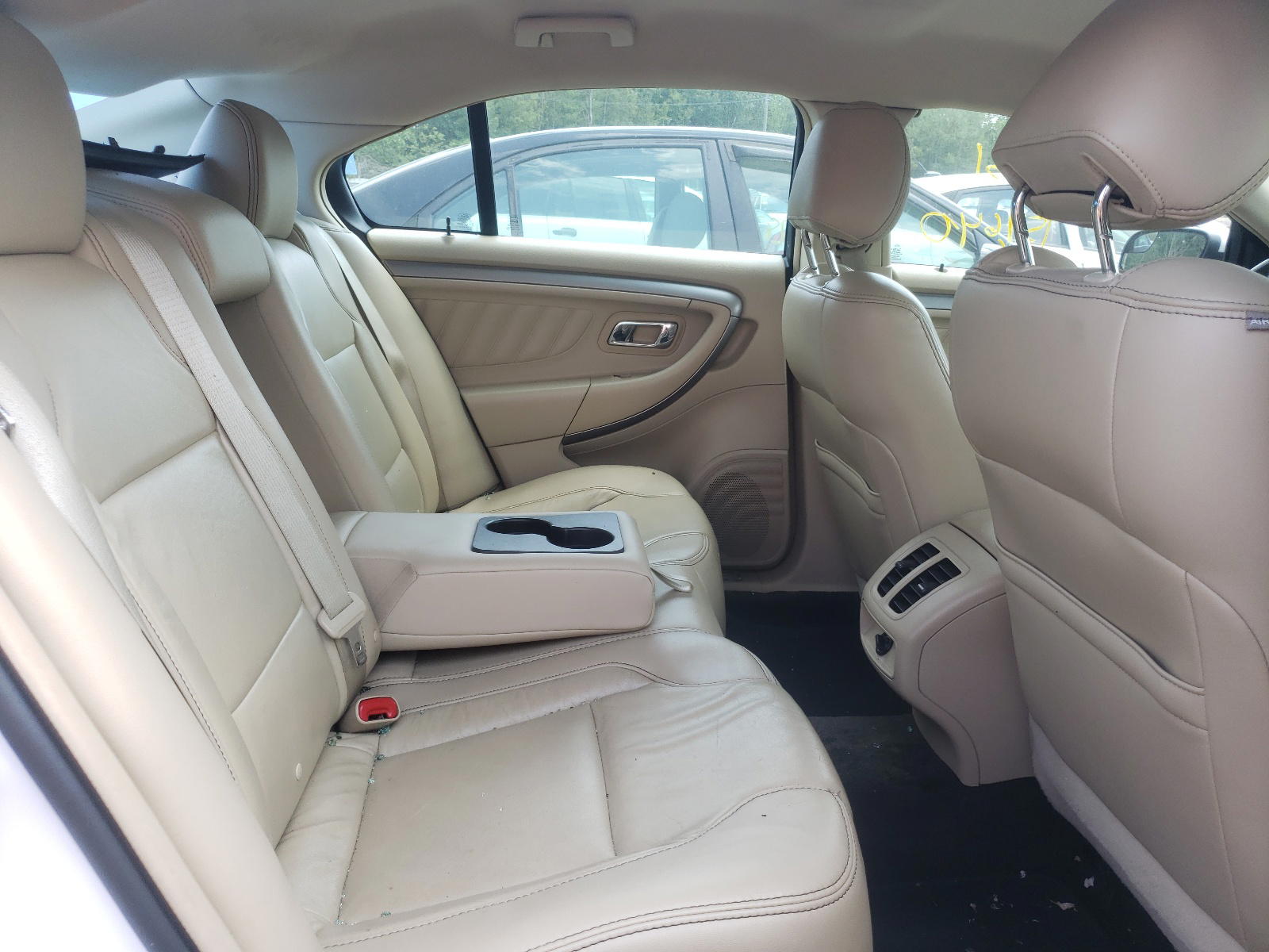 Photo 6 from auction – 2013 FORD TAURUS SEL with VIN 1FAHP2E98DG171079