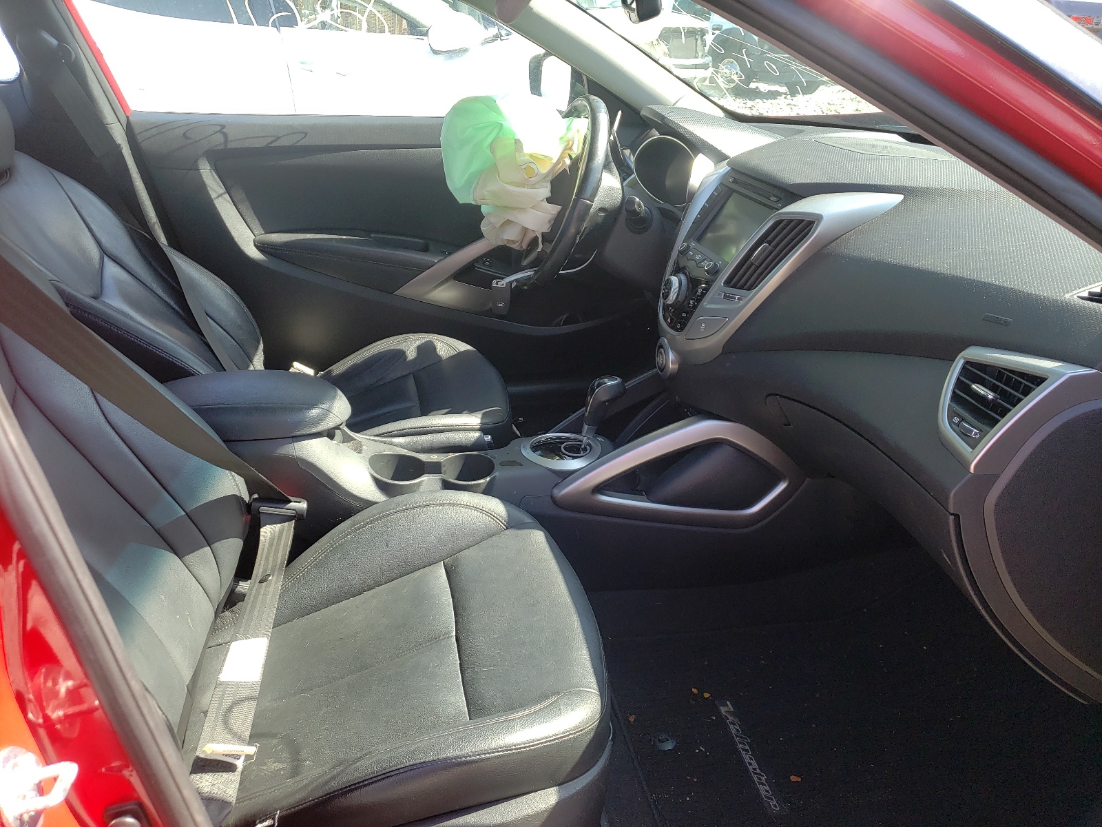 Photo 5 from auction – 2013 HYUNDAI VELOSTER with VIN KMHTC6AD9DU160462