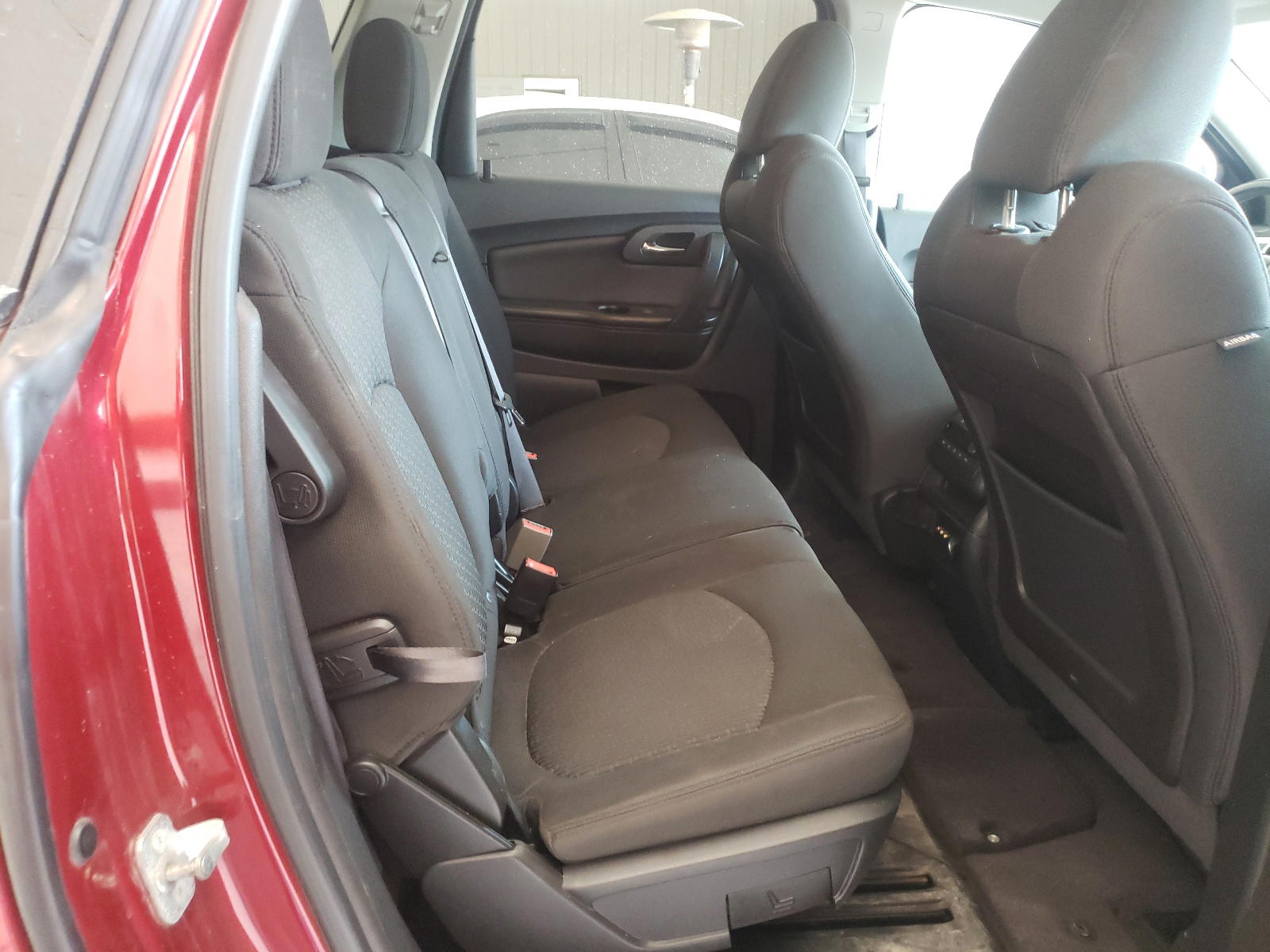 Photo 6 from auction – 2011 CHEVROLET TRAVERSE L with VIN 1GNKRGED1BJ102365
