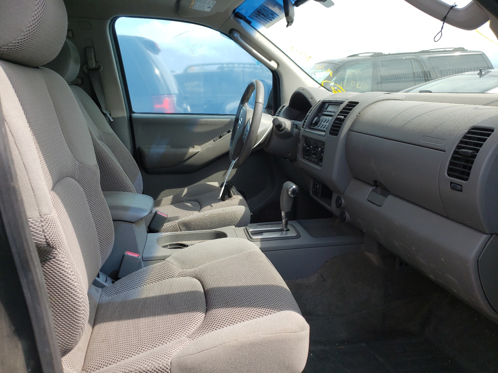 Photo 5 from auction – 2005 NISSAN FRONTIER C with VIN 1N6AD07W45C455553