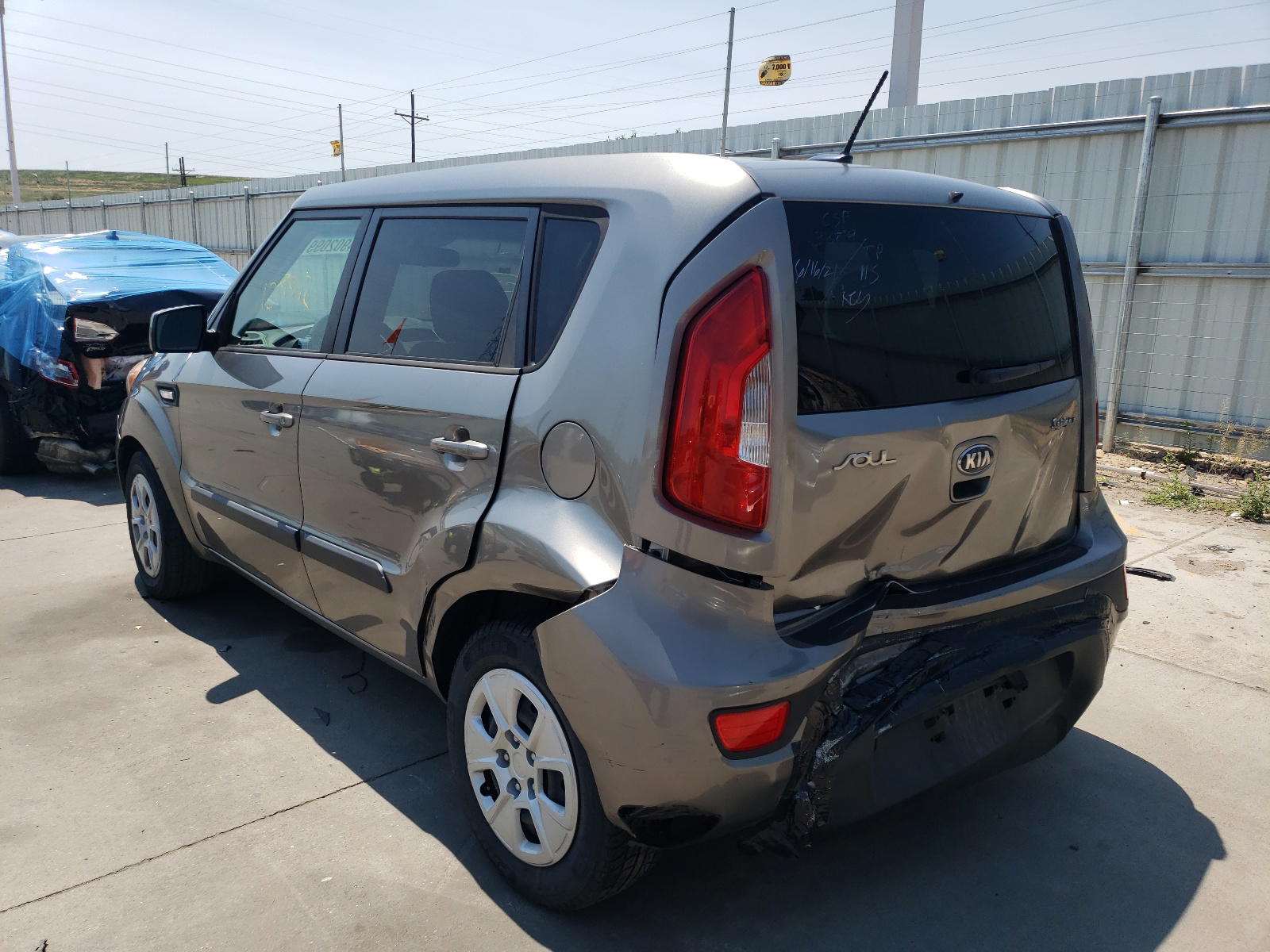 Photo 3 from auction – 2013 KIA SOUL with VIN KNDJT2A56D7503384