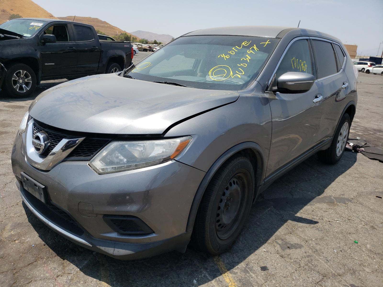 Photo 2 from auction – 2015 NISSAN ROGUE S with VIN KNMAT2MT8FP517817