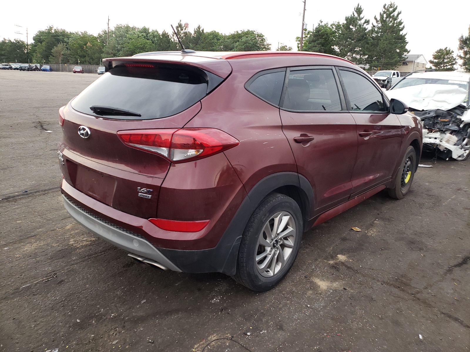Photo 4 from auction – 2017 HYUNDAI TUCSON with VIN KM8J3CA23HU382781