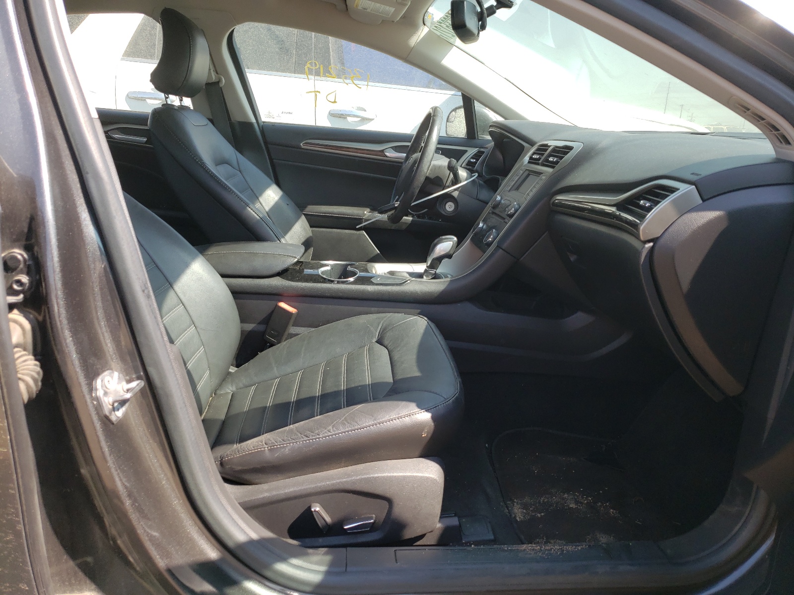Photo 5 from auction – 2015 FORD FUSION SE with VIN 1FA6P0HD1F5121392