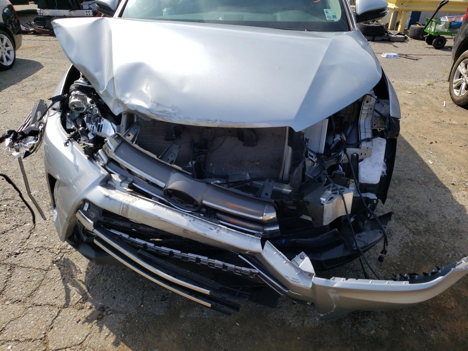 Photo 9 from auction – 2018 TOYOTA HIGHLANDER with VIN 5TDDZRFH0JS875229