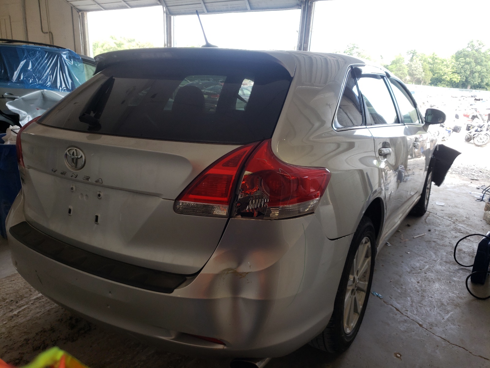 Photo 4 from auction – 2010 TOYOTA VENZA with VIN 4T3ZA3BB9AU030146