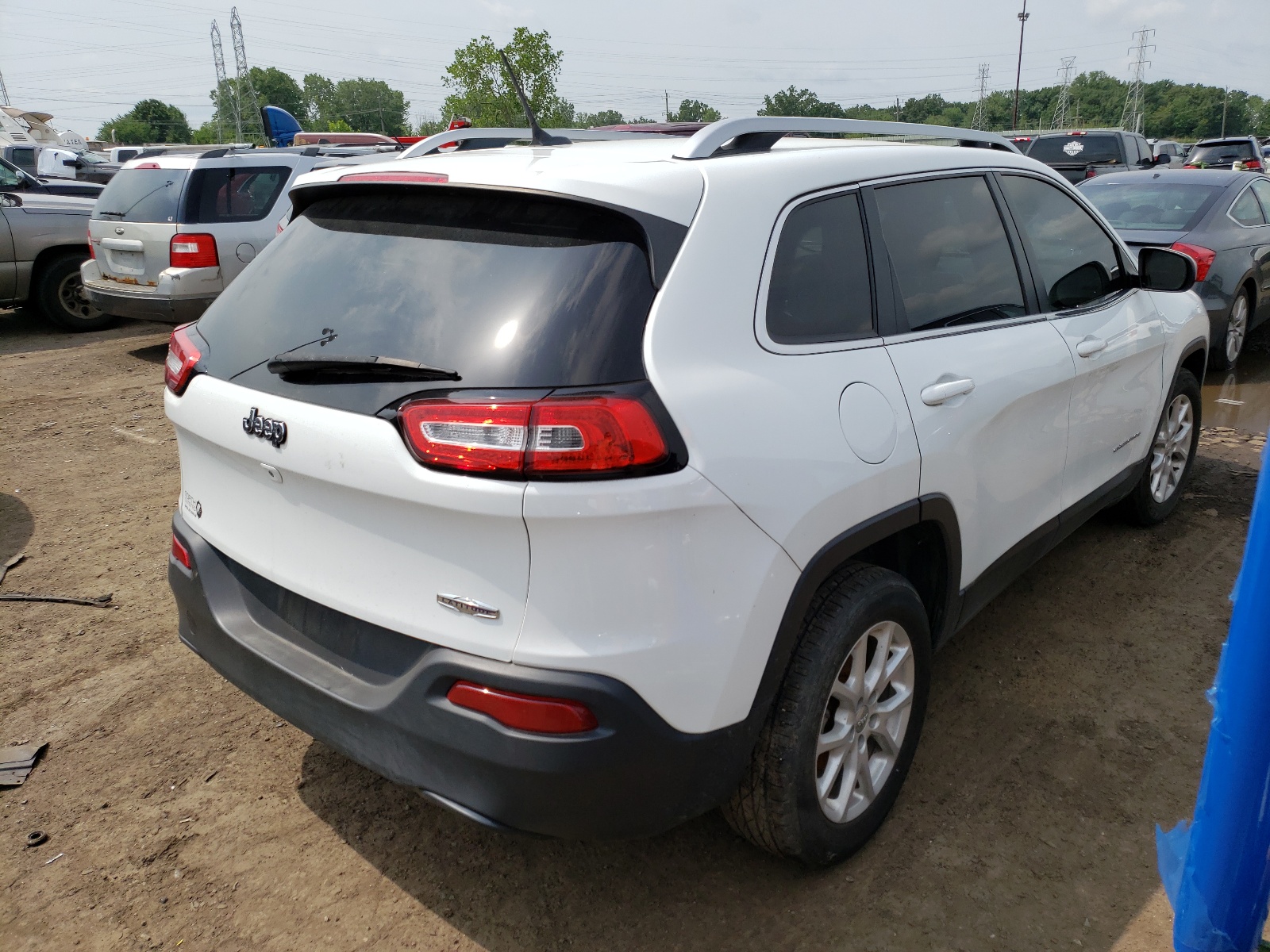 Photo 4 from auction – 2015 JEEP CHEROKEE L with VIN 1C4PJLCB4FW655746