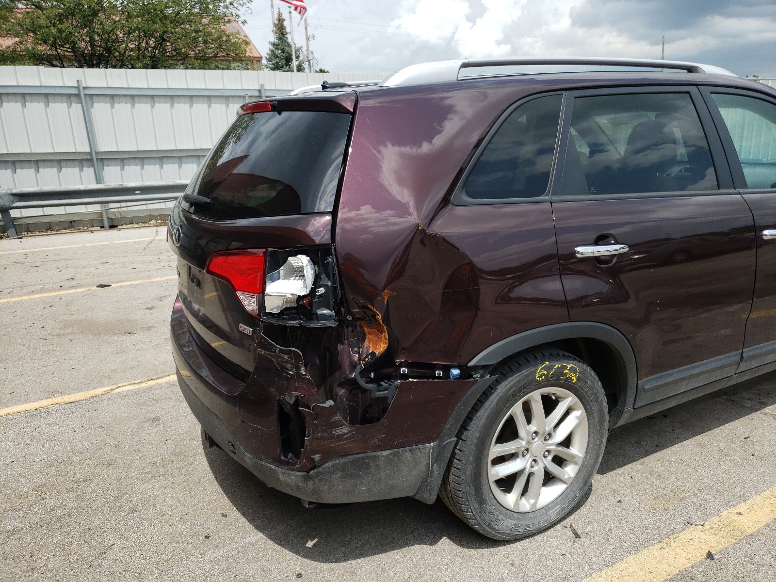 Photo 9 from auction – 2014 KIA SORENTO LX with VIN 5XYKT4A67EG433309