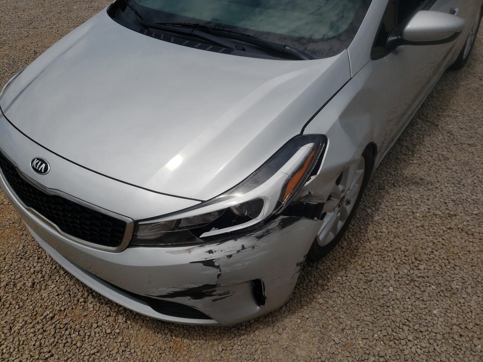 Photo 9 from auction – 2017 KIA FORTE LX with VIN 3KPFL4A76HE129853