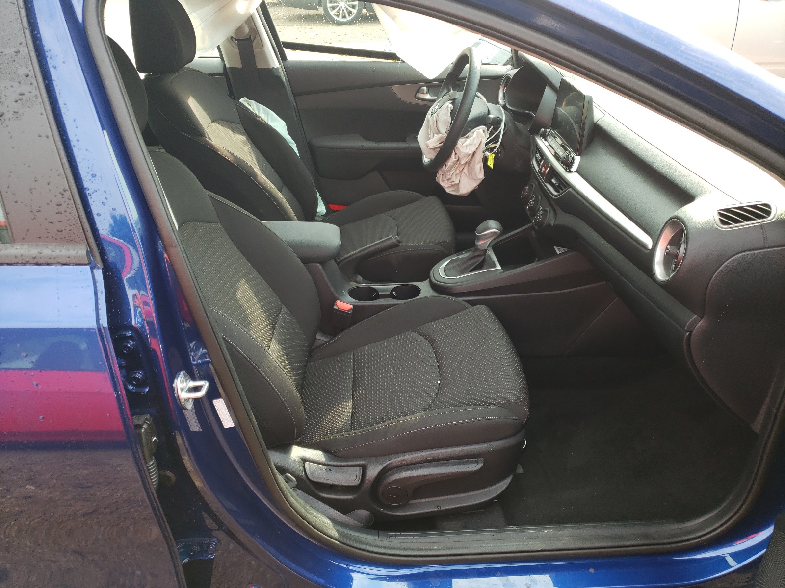 Photo 5 from auction – 2021 KIA FORTE FE with VIN 3KPF24AD6ME377541