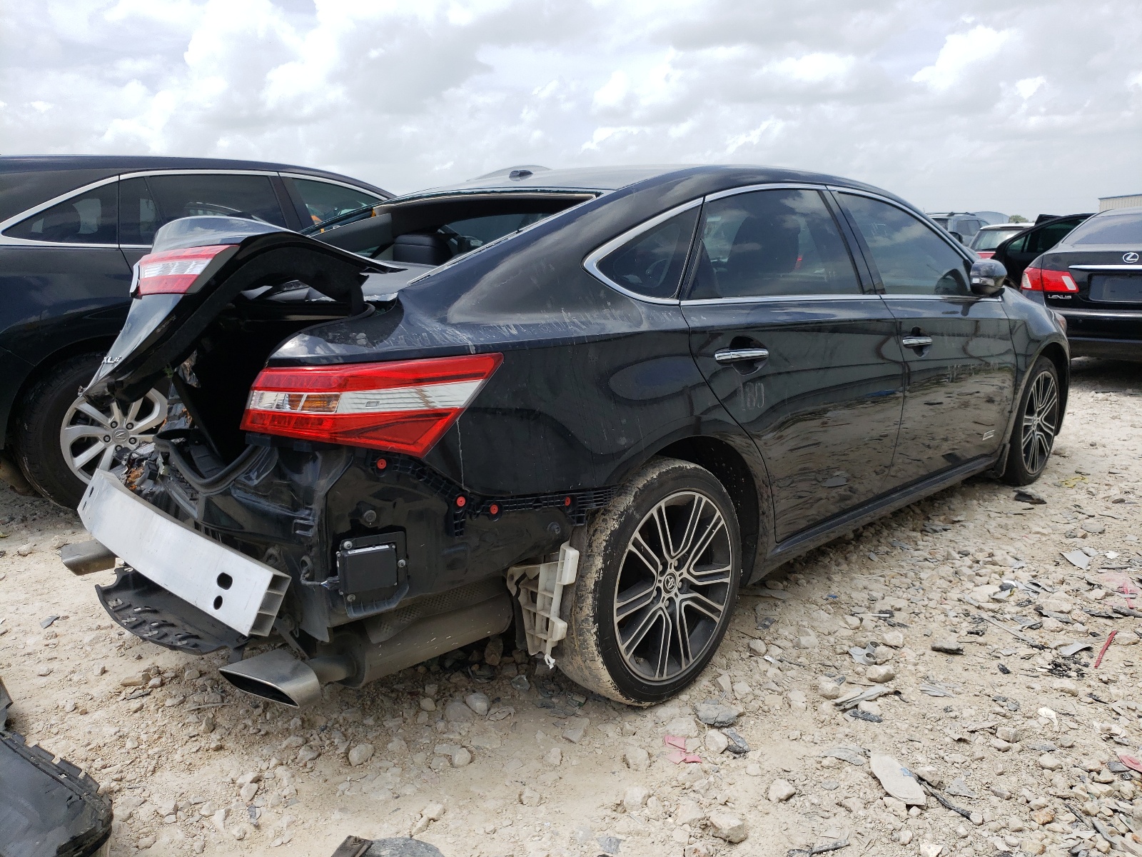 Photo 4 from auction – 2015 TOYOTA AVALON XLE with VIN 4T1BK1EB5FU147544