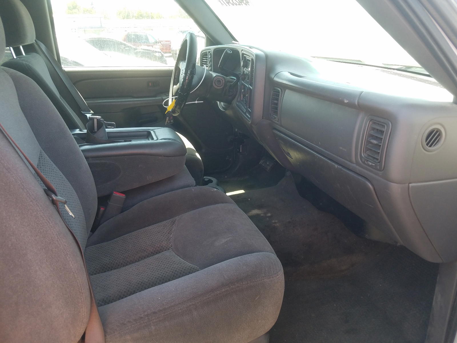 Photo 5 from auction – 2006 CHEVROLET SILVERADO with VIN 2GCEK13ZX61329110