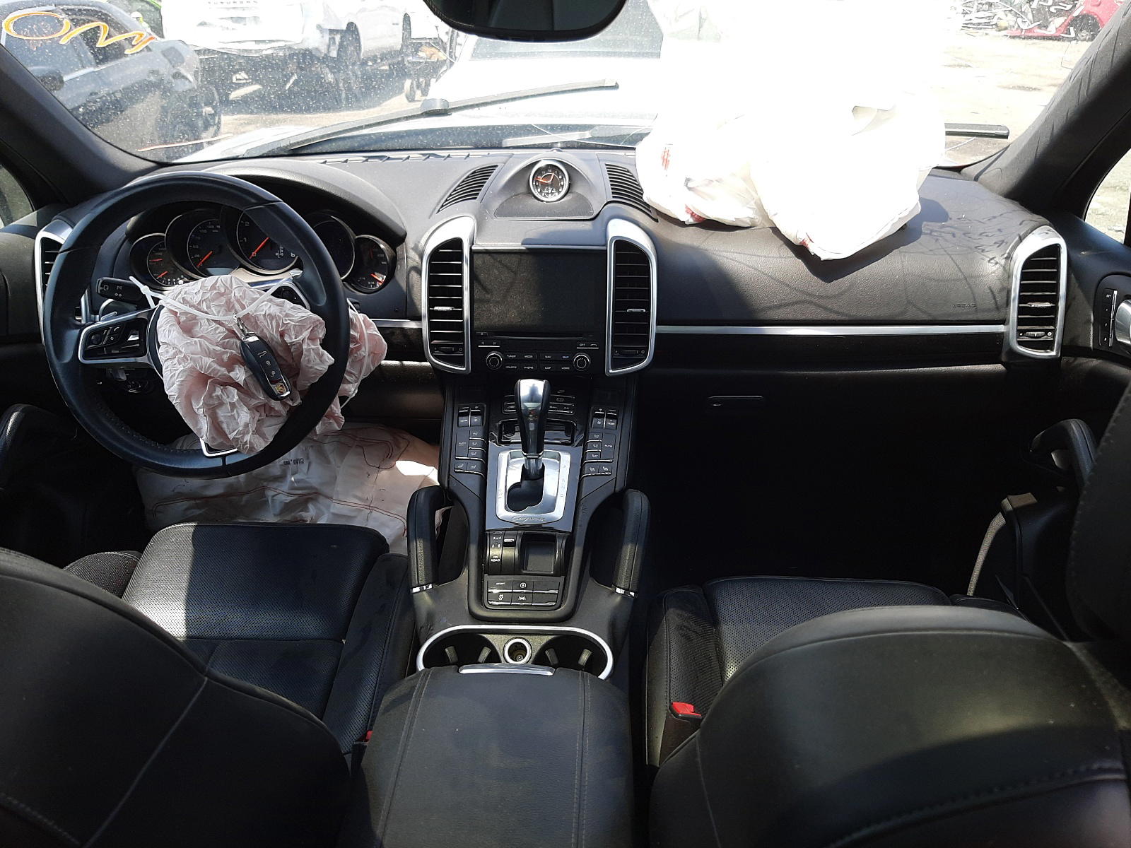 Photo 9 from auction – 2017 PORSCHE CAYENNE with VIN WP1AA2A23HKA87100