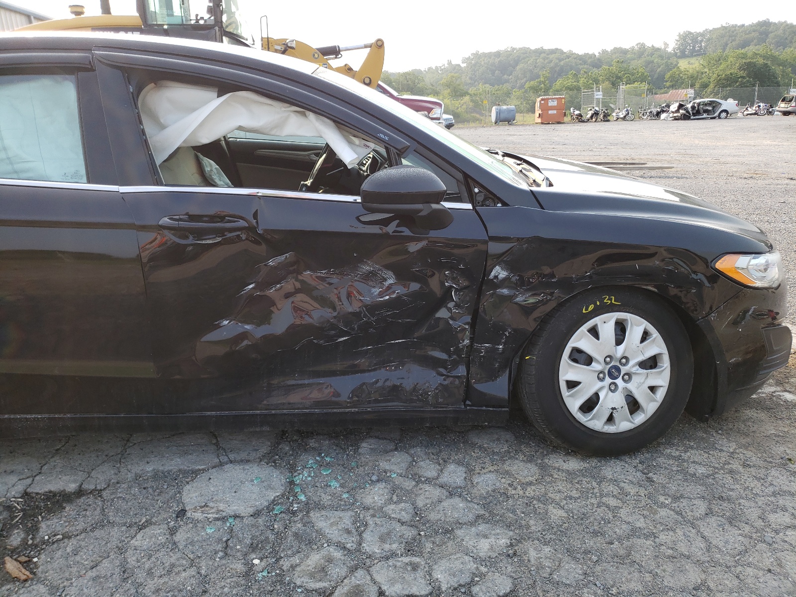 Photo 9 from auction – 2019 FORD FUSION S with VIN 3FA6P0G71KR247495