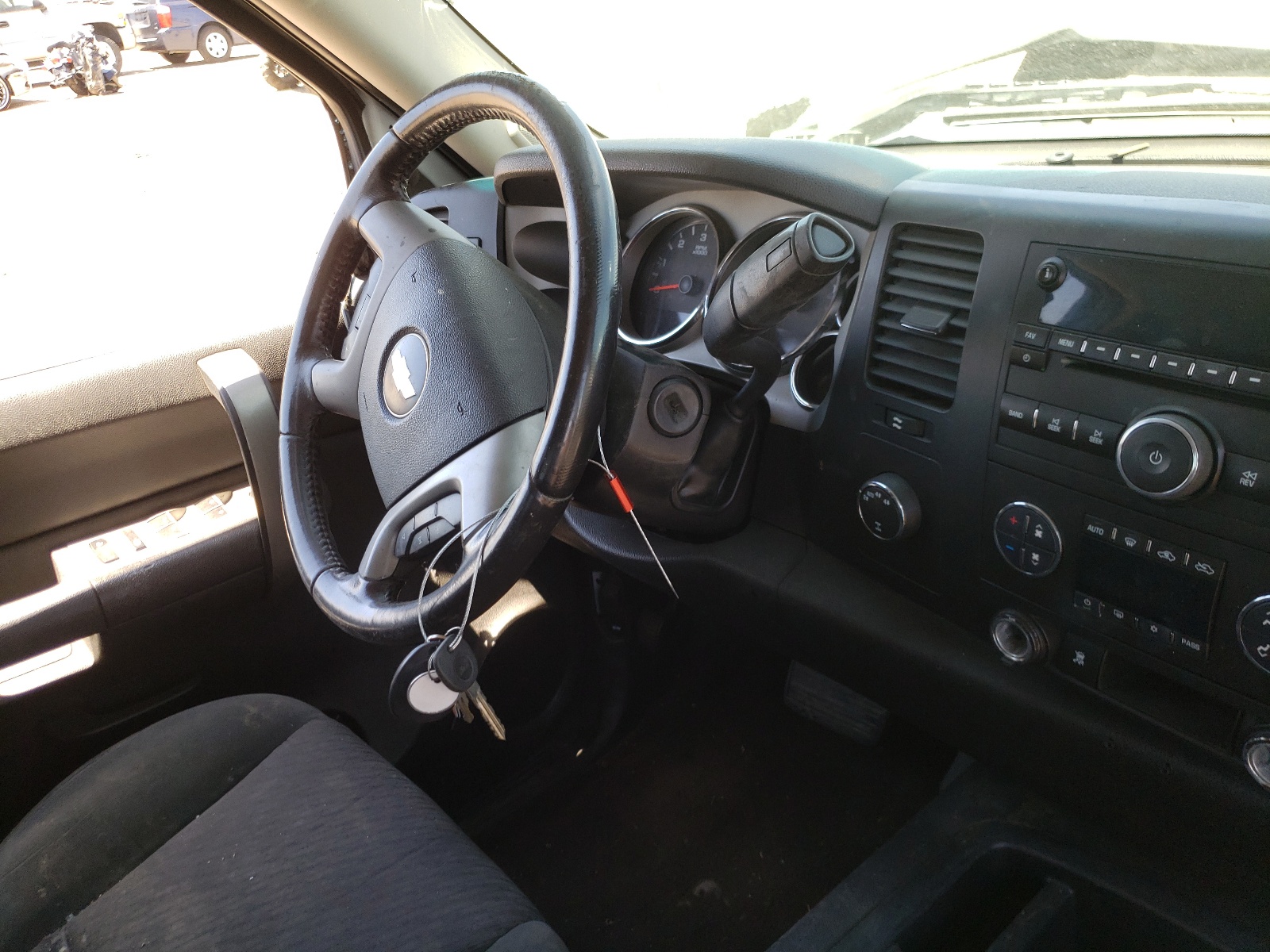 Photo 9 from auction – 2008 CHEVROLET SILVERADO with VIN 3GCEK133X8G223326