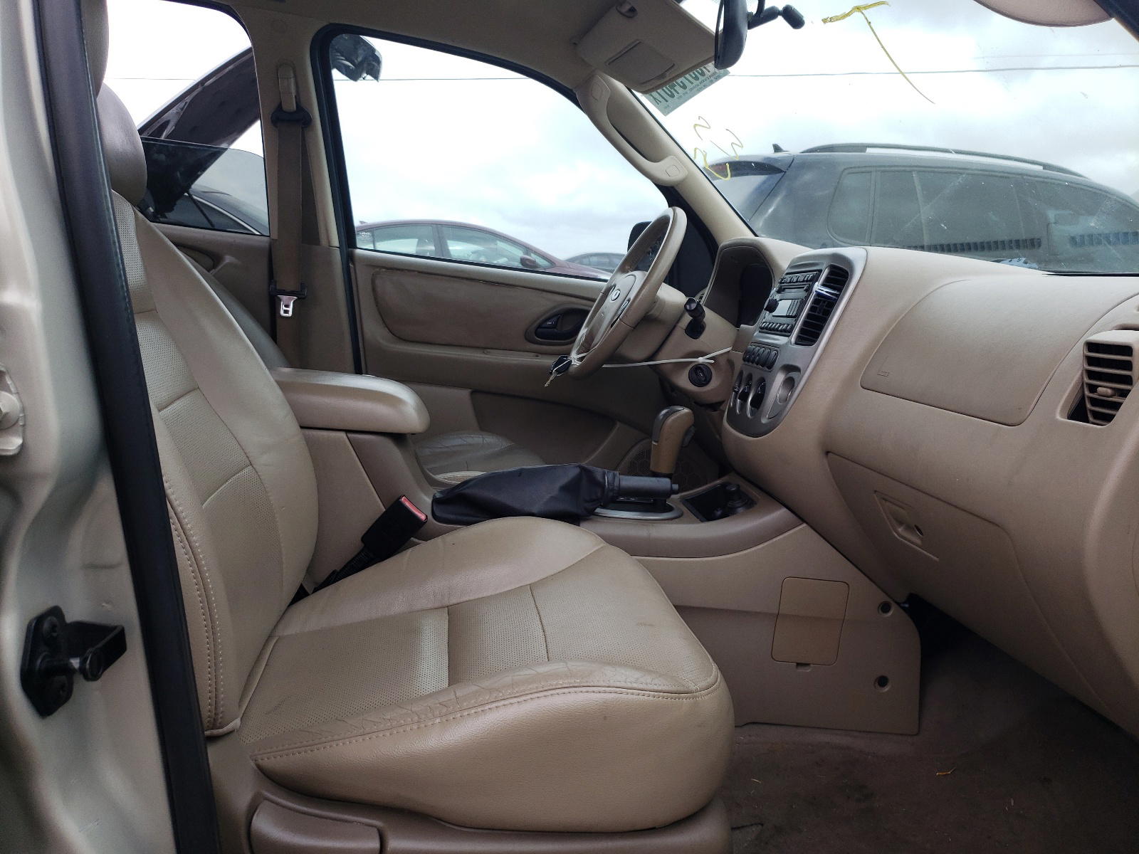 Photo 5 from auction – 2005 FORD ESCAPE LIM with VIN 1FMCU04185KA94222