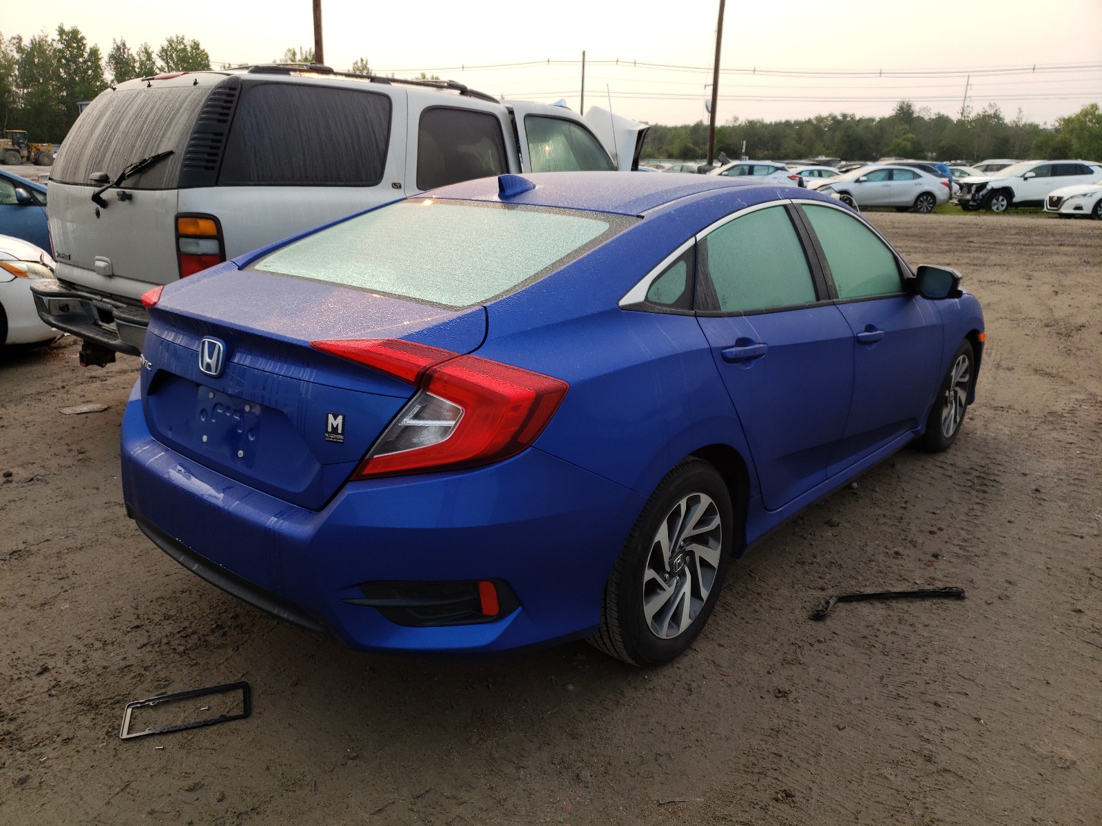 Photo 4 from auction – 2018 HONDA CIVIC EX with VIN 2HGFC2F74JH547188
