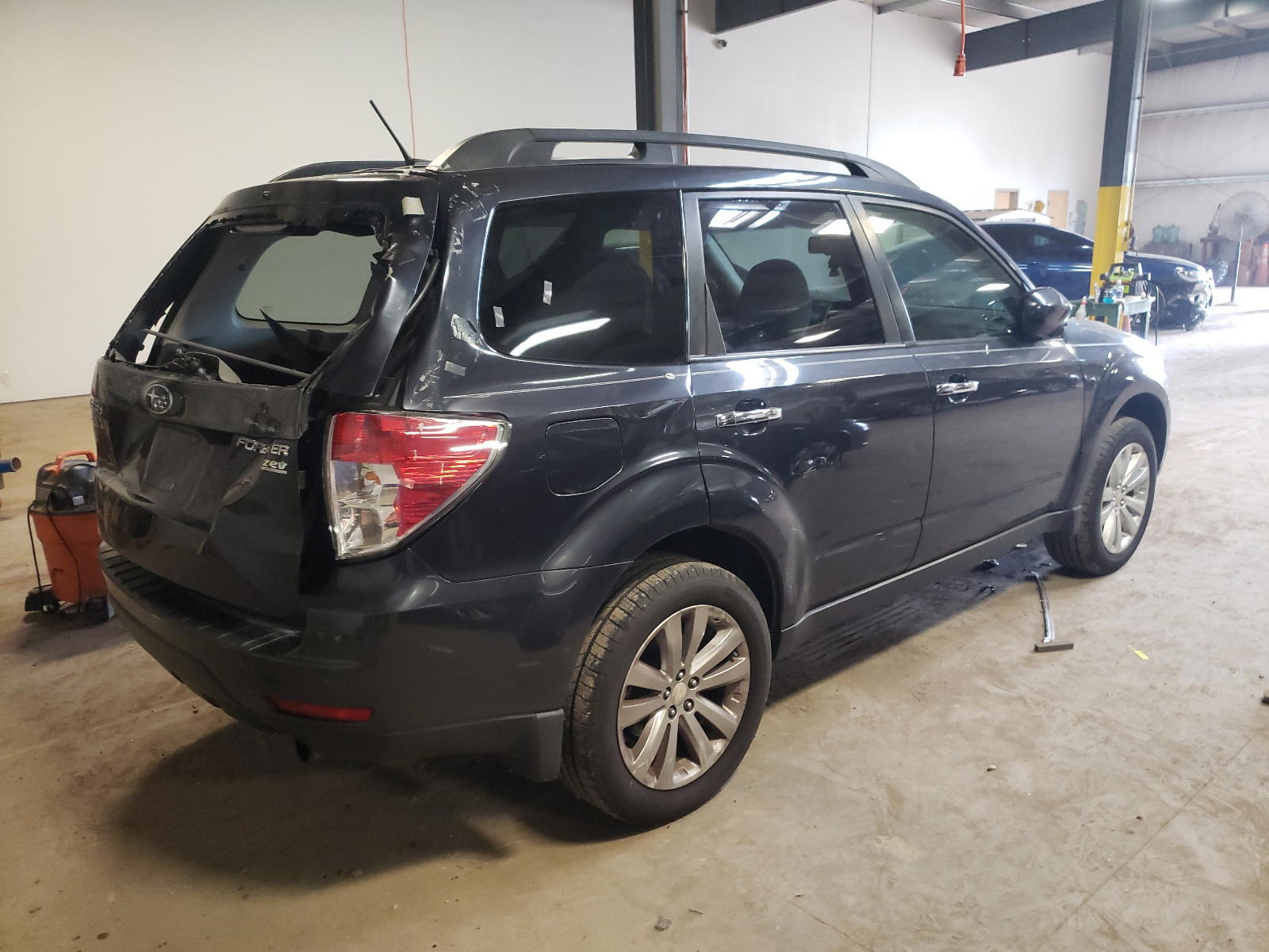 Photo 4 from auction – 2011 SUBARU FORESTER 2 with VIN JF2SHADC3BH752681