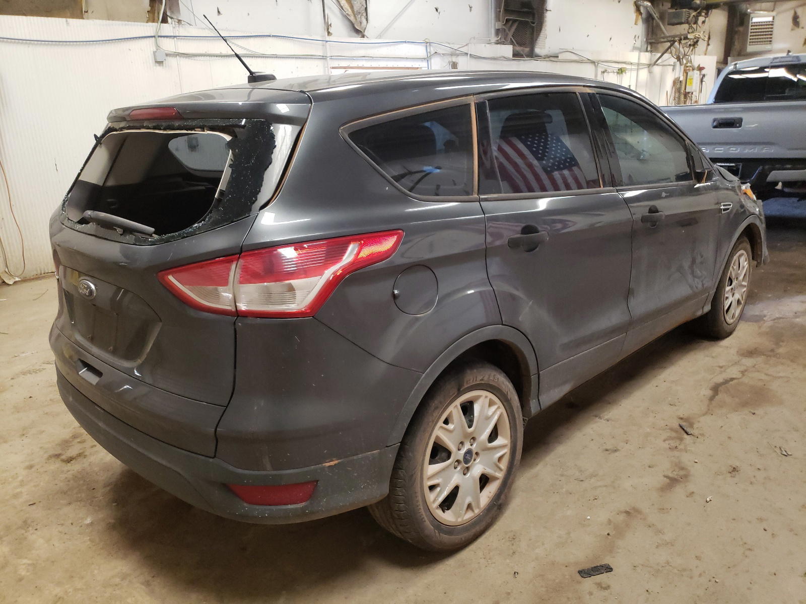 Photo 4 from auction – 2016 FORD ESCAPE S with VIN 1FMCU0F71GUC41540