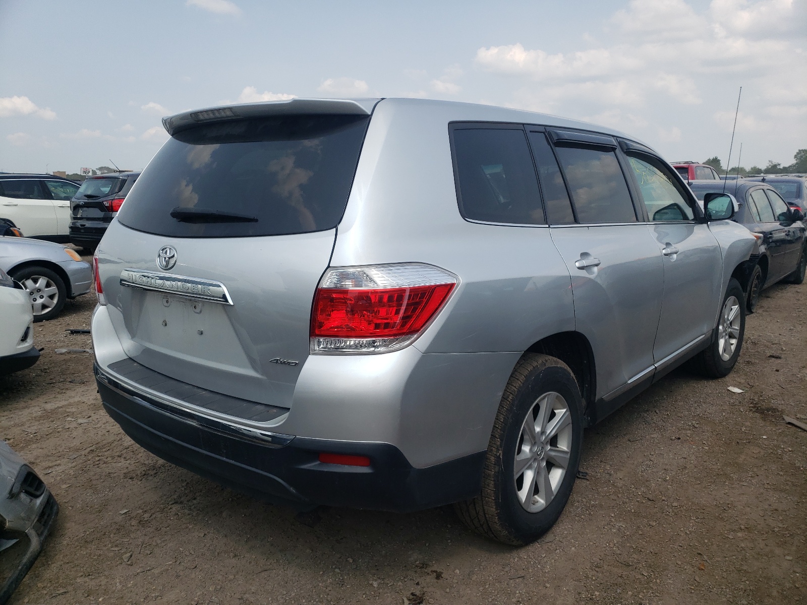 Photo 4 from auction – 2011 TOYOTA HIGHLANDER with VIN 5TDBK3EH1BS074336