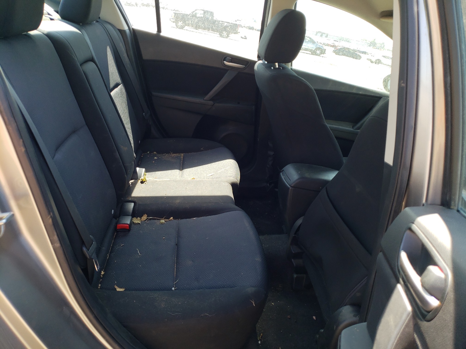Photo 6 from auction – 2010 MAZDA 3 I with VIN JM1BL1SG1A1257115