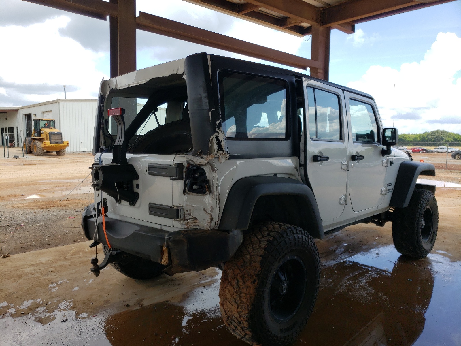 Photo 4 from auction – 2014 JEEP WRANGLER U with VIN 1C4BJWDG0EL178562