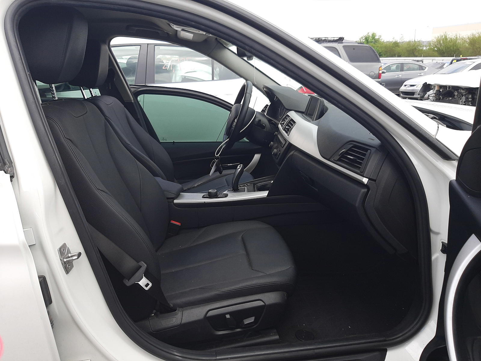 Photo 5 from auction – 2013 BMW 328 I with VIN WBA3A5C51DF602954