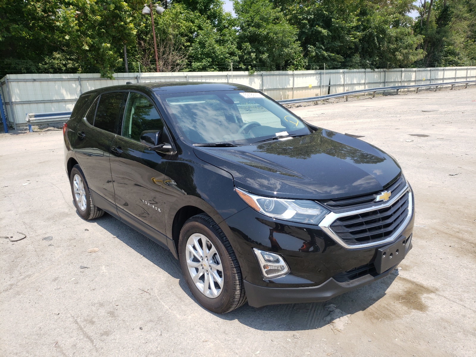 CHEVROLET EQUINOX LT 2020 with VIN 2GNAXJEV1L6135176 - Photo from auction
