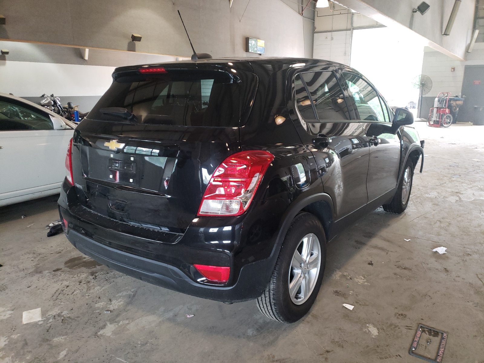 Photo 4 from auction – 2020 CHEVROLET TRAX LS with VIN KL7CJKSB9LB322470