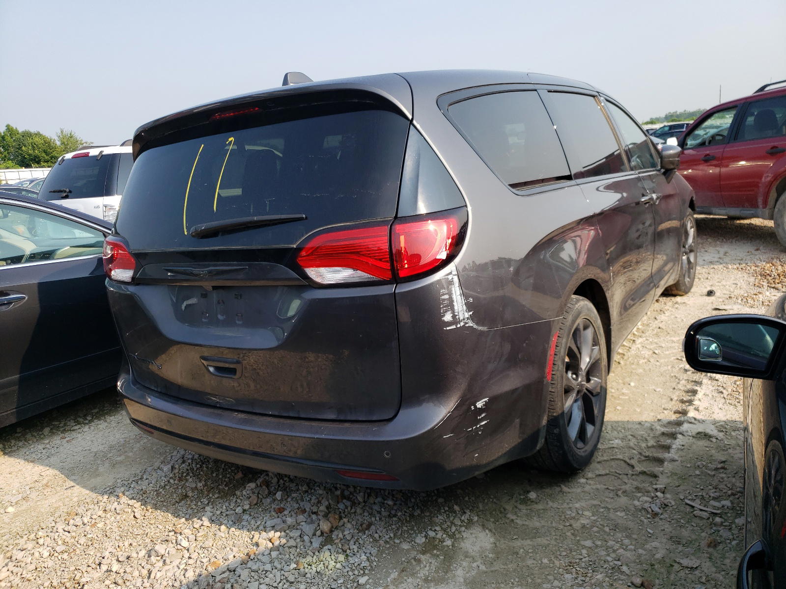 Photo 4 from auction – 2018 CHRYSLER PACIFICA T with VIN 2C4RC1FG2JR356708