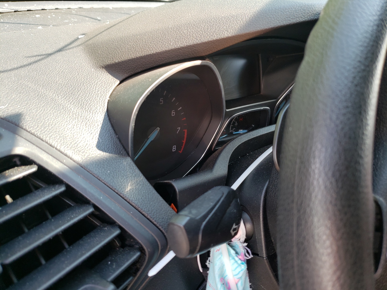 Photo 8 from auction – 2016 FORD ESCAPE SE with VIN 1FMCU9G91GUB50031