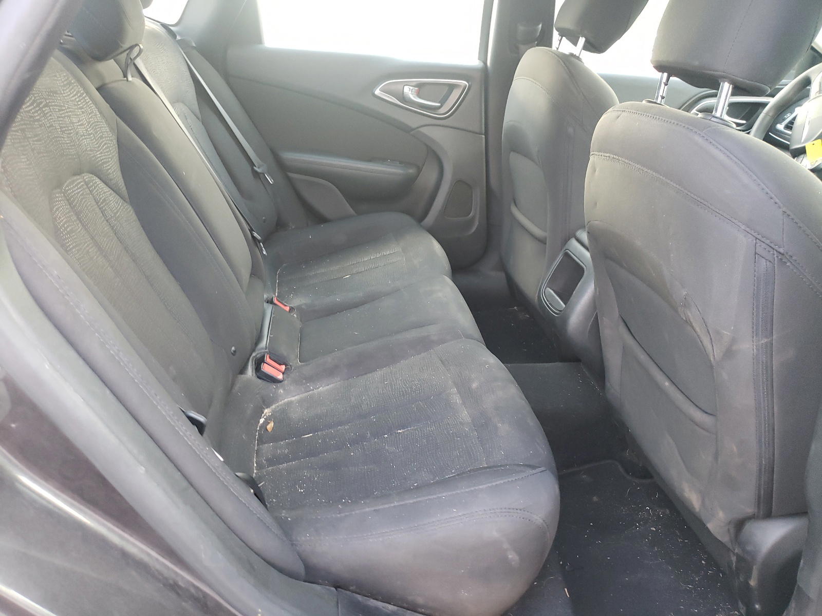 Photo 6 from auction – 2016 CHRYSLER 200 LIMITE with VIN 1C3CCCAB1GN120784