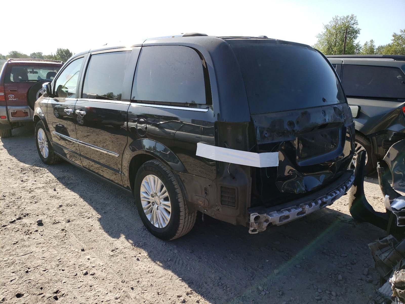 Photo 3 from auction – 2013 CHRYSLER TOWN & COU with VIN 2C4RC1GG6DR786650