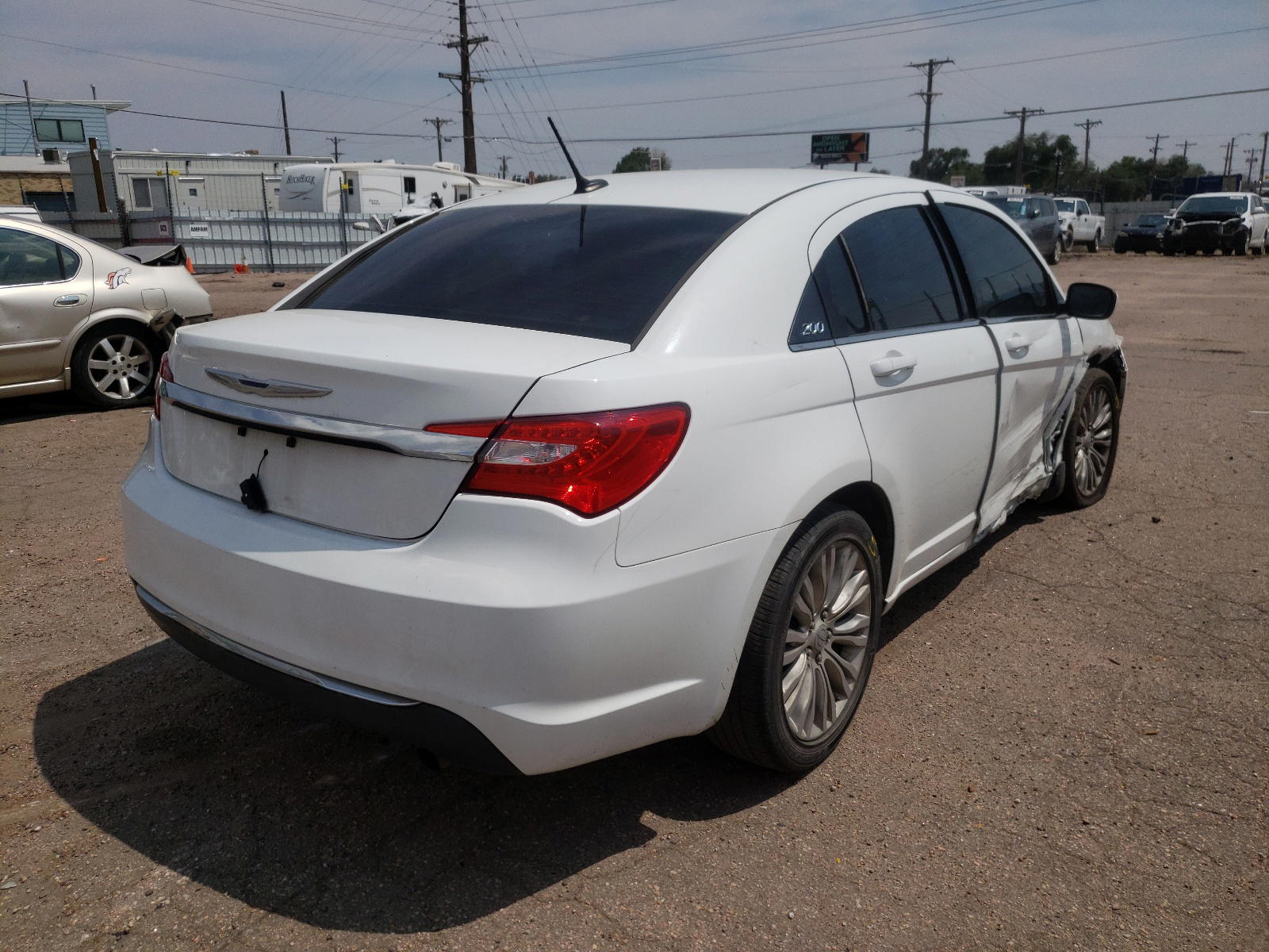 Photo 4 from auction – 2013 CHRYSLER 200 LX with VIN 1C3CCBAB3DN670638