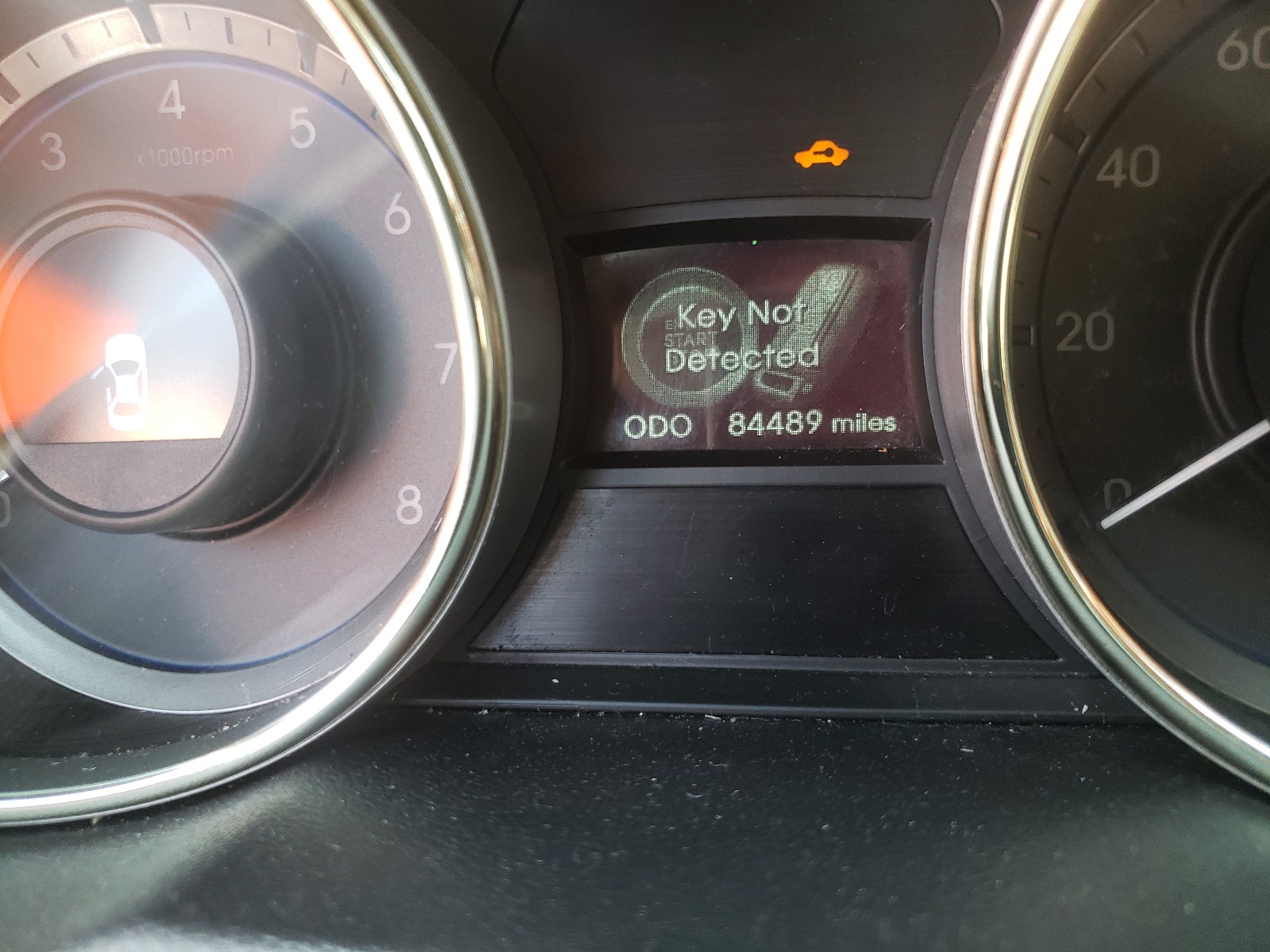 Photo 8 from auction – 2013 HYUNDAI SONATA SE with VIN 5NPEC4AB3DH636053