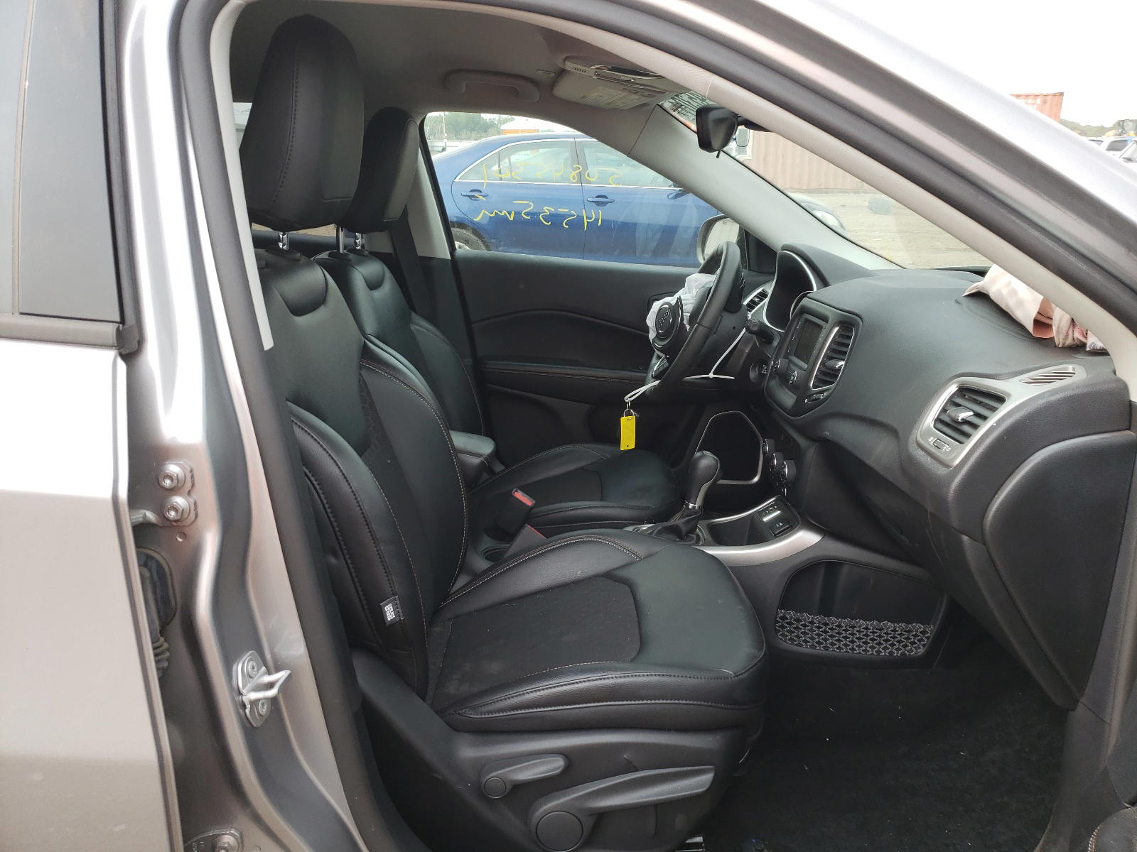 Photo 5 from auction – 2017 JEEP COMPASS LA with VIN 3C4NJCBB6HT653160